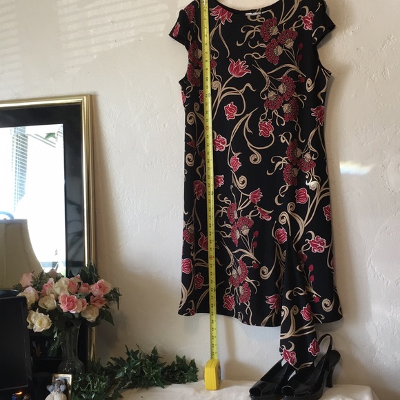 Kathie Lee Handkerchief Dress - Picture 6 of 8